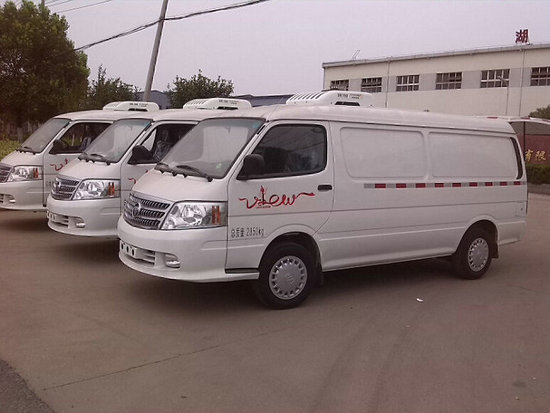 福田風(fēng)景國五面包冷藏車(4.5方)