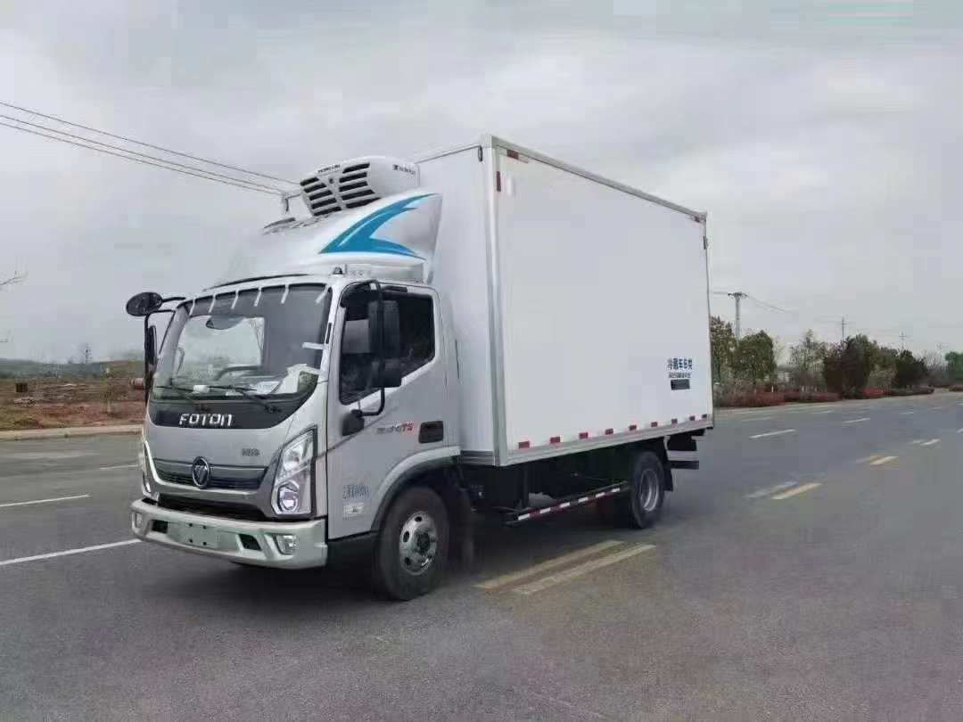 福田奧鈴速運(yùn)4.2米冷藏車(chē)